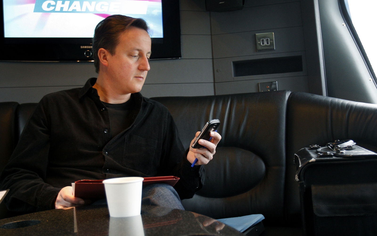 David Cameron and mobile phone David Cameron and mobile phone