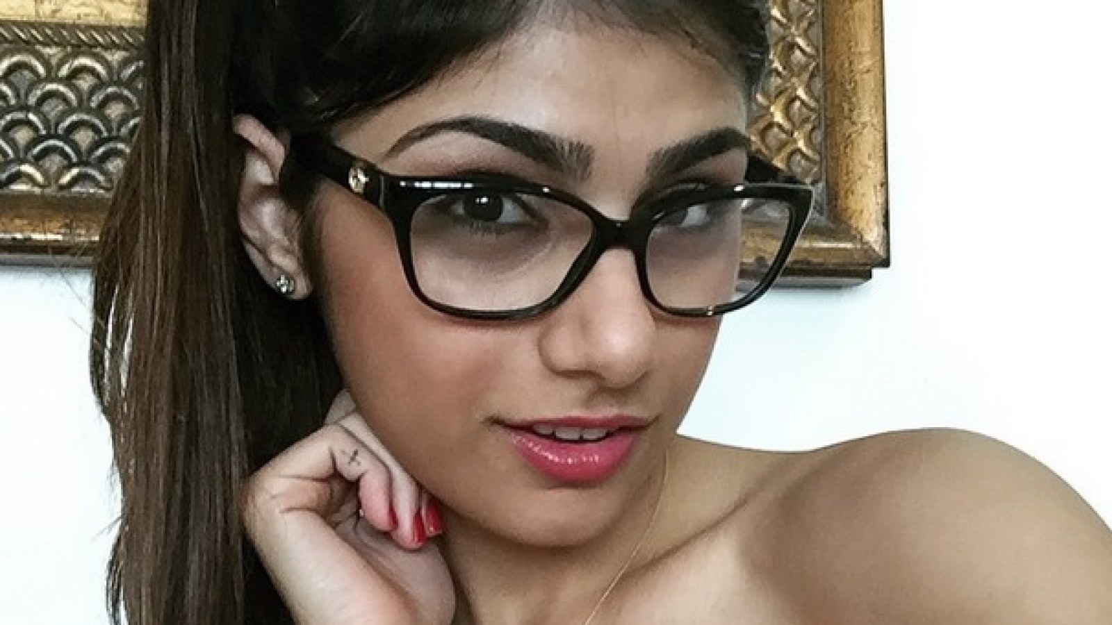 1600px x 900px - Ex-porn star Mia Khalifa gets death threats from Isis: 'Photoshopped a  picture of me being beheaded'