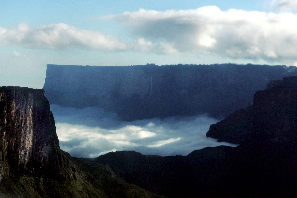 Mount Roraima: Tourists endanger ecosystem of Venezuela's flat-topped