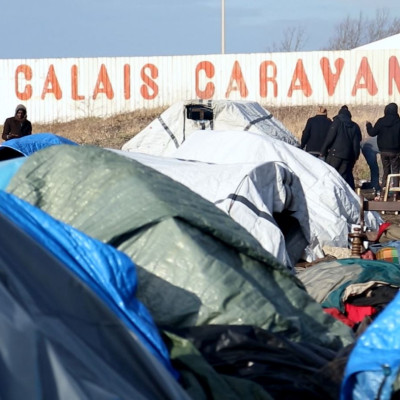 Inside Calais migrant 'Jungles': From peril to police violence