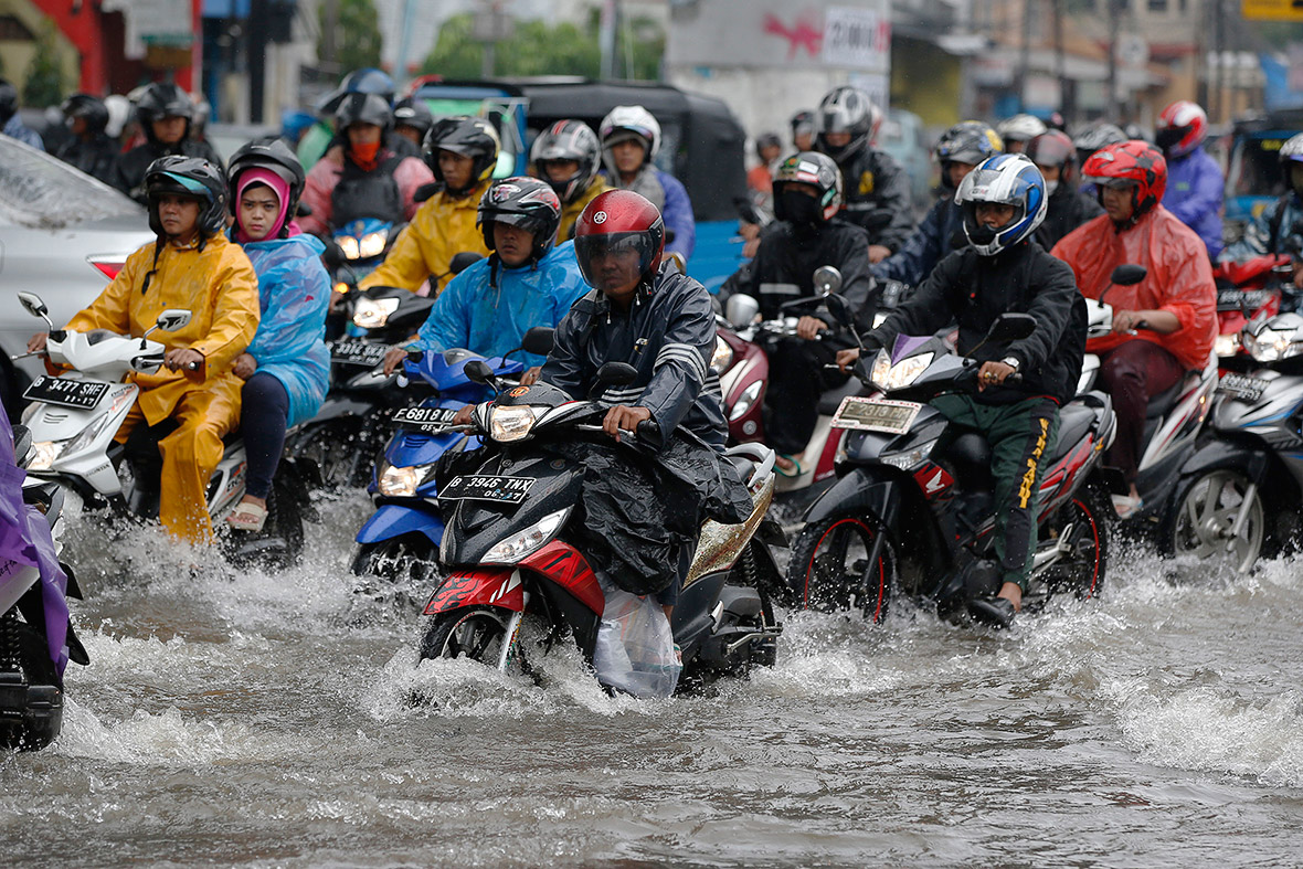 Indonesia Torrential rain causes major flooding  in 