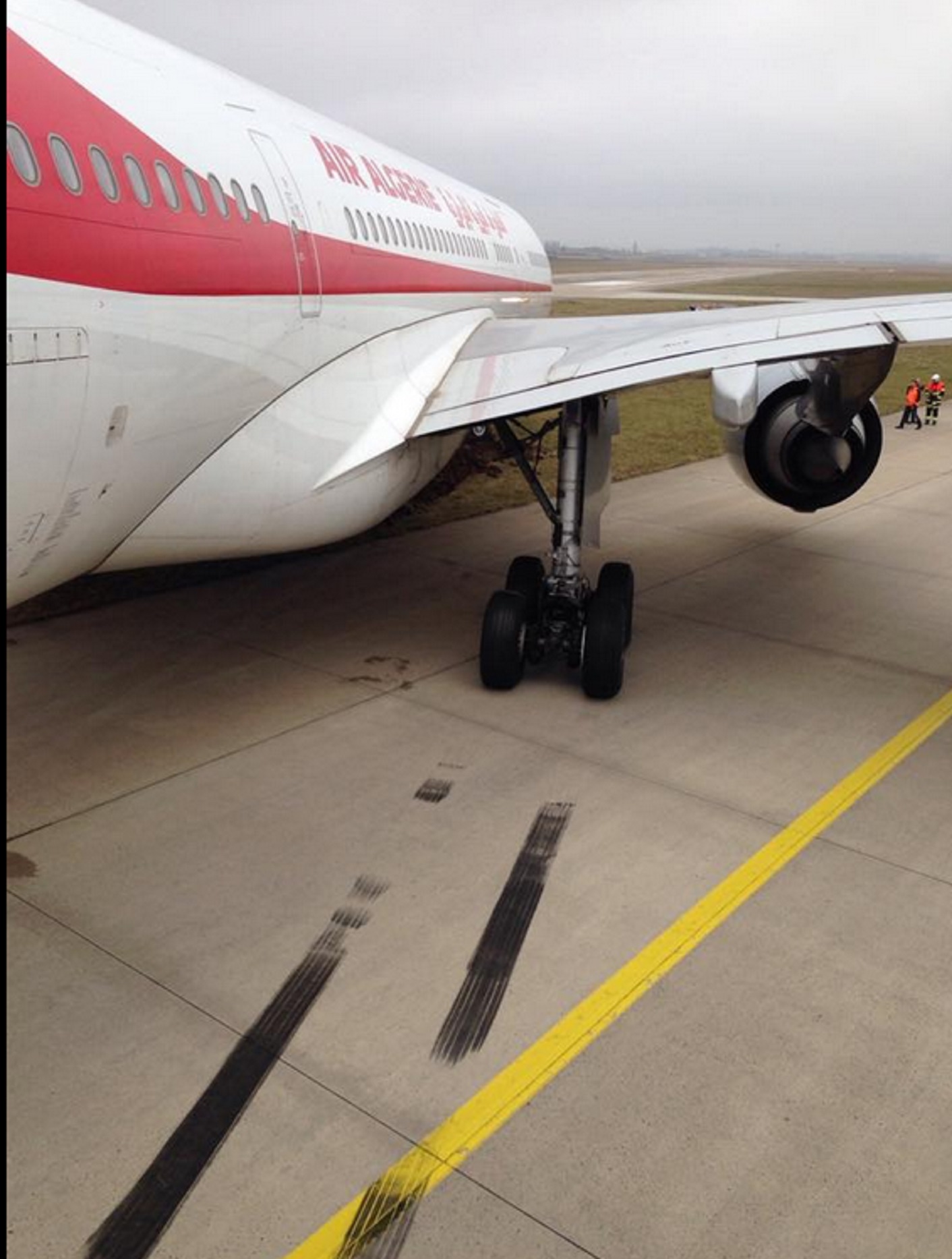 air algerie plane skidded off runway