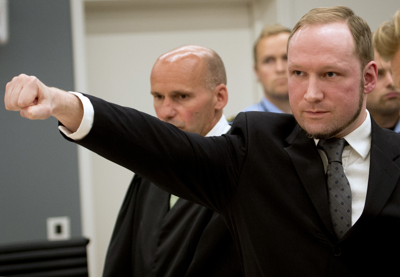 norwegian-inmates-call-for-mass-killer-anders-breivik-to-be-released