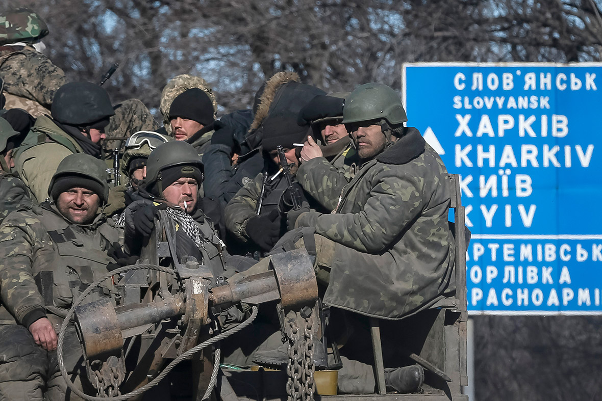 Tired, hungry and dirty, Ukrainian troops withdraw as Debaltseve falls