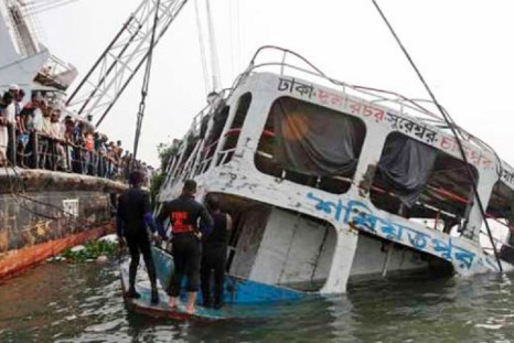 Ferry capsized in river Padma in Bangladesh with more than 100 people on board
