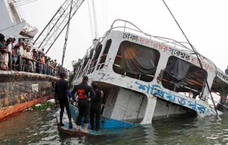 Ferry capsized in river Padma in Bangladesh with more than 100 people on board