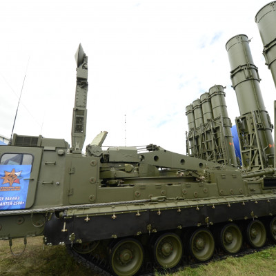 A 9A84ME launcher unit of the S-300VM 'Antey-2500'  anti-ballistic missile system. (KIRILL KUDRYAVTSEV/AFP/Getty Images)