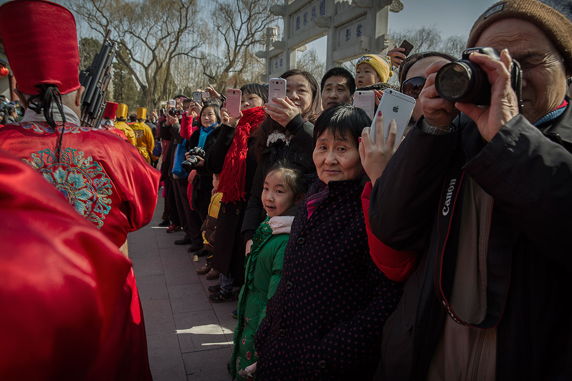 Chinese New Year: Fireworks and dragon dances at Spring Festival temple