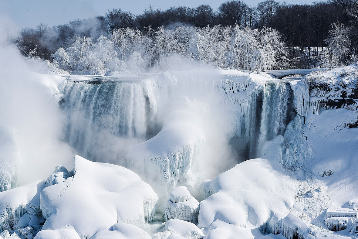 niagara falls frozen