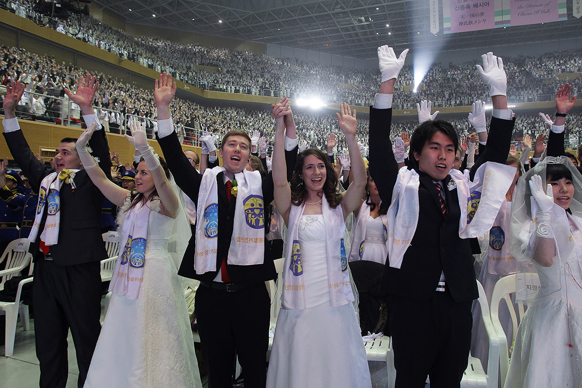 Thousands of couples marry in mass  wedding  at Moonies 