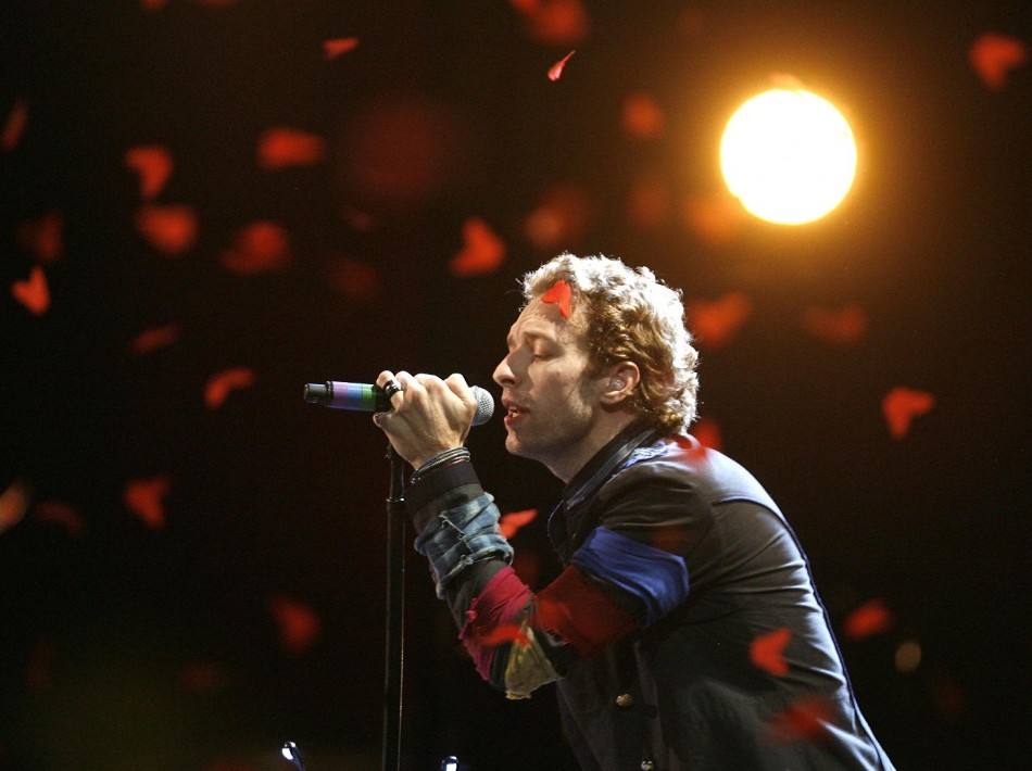 Martin of Coldplay performs at 2008 MTV Movie Awards in Los Angeles.