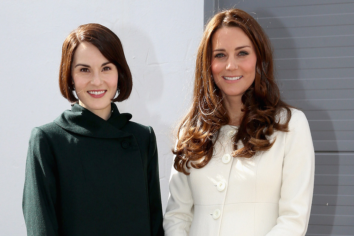 Kate Middleton: Pregnant Duchess of Cambridge visits Downton Abbey set and meets cast ...