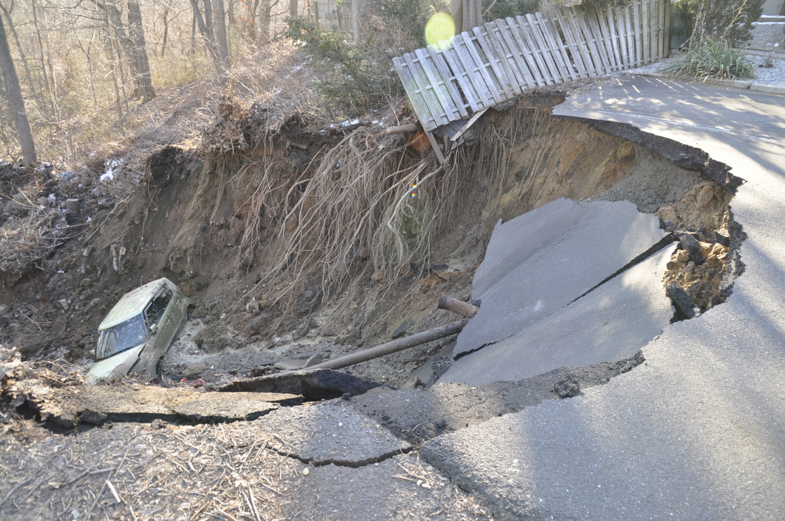 Massive 20ft sinkhole appears in New Jersey causing evacuation of homes