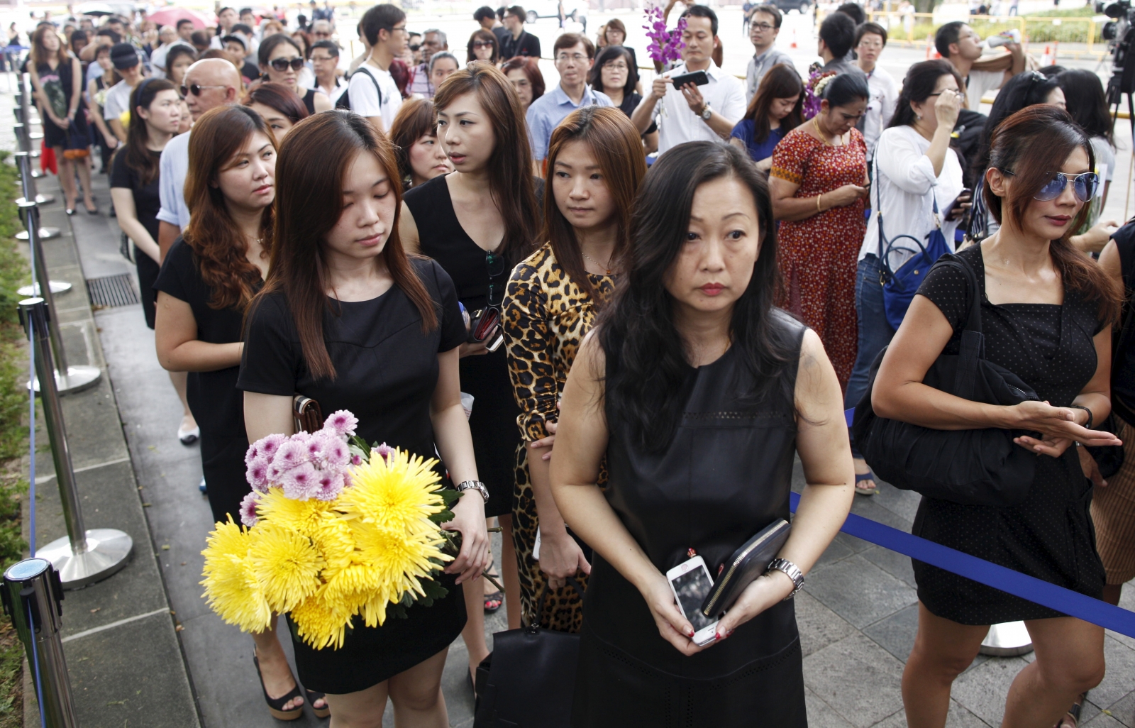 What Color Do Chinese Wear To Funerals