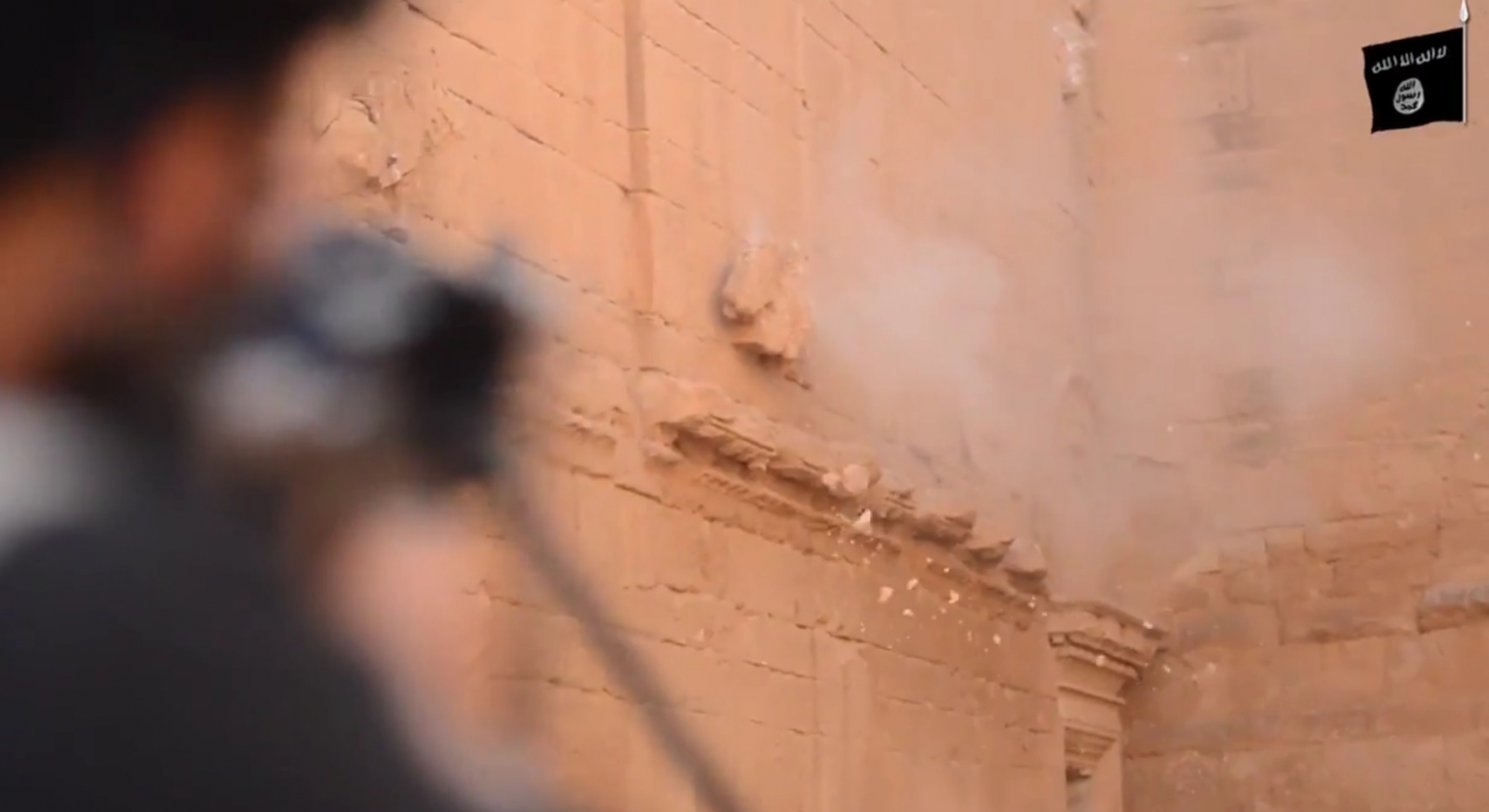 ISIS destroys Hatra Unesco Iraq artefacts