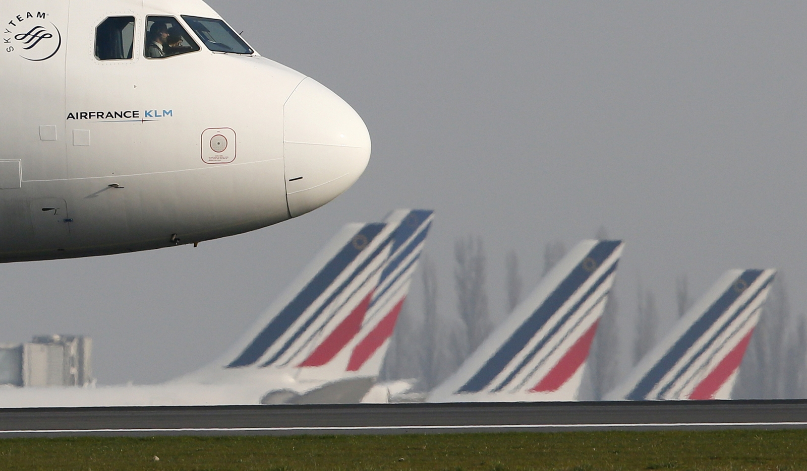 France air traffic control strike 40 of French flights cancelled