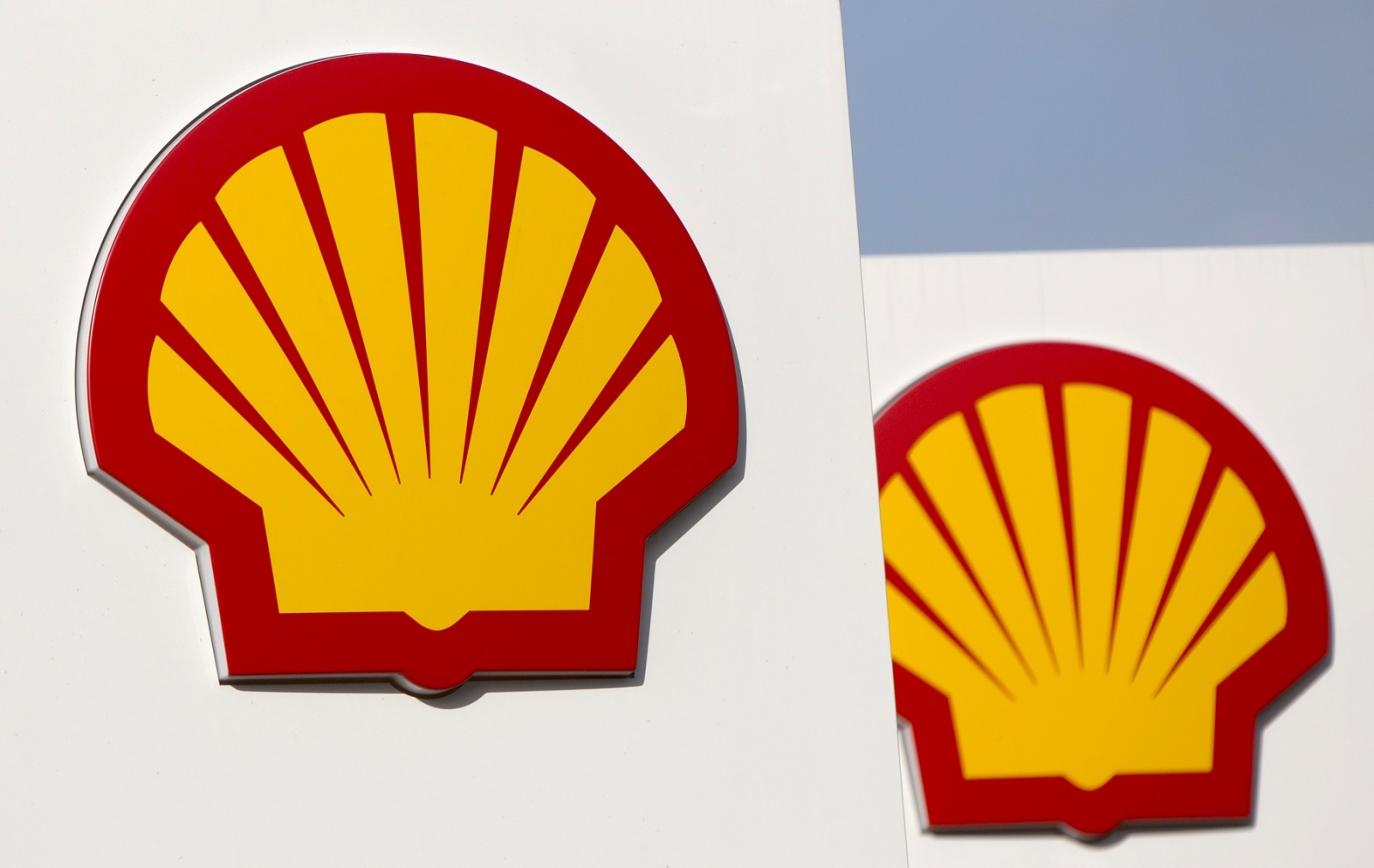 Shell to cut capital expenditure to adjust books for ...