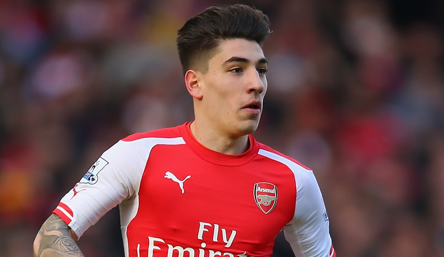 Héctor Bellerín: Fortuna, salário, casa, carro, família e Solteira