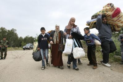 Syrian refugees Lebanon border