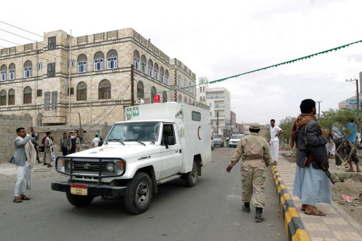 Yemen conflict Houthi rebels red crescent