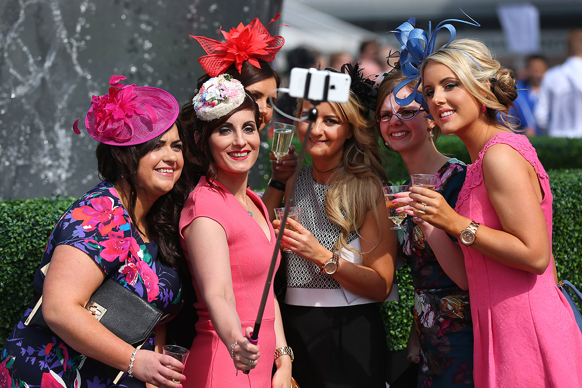 Grand National 2015: Ladies Day fashion at Aintree Racecourse in ...