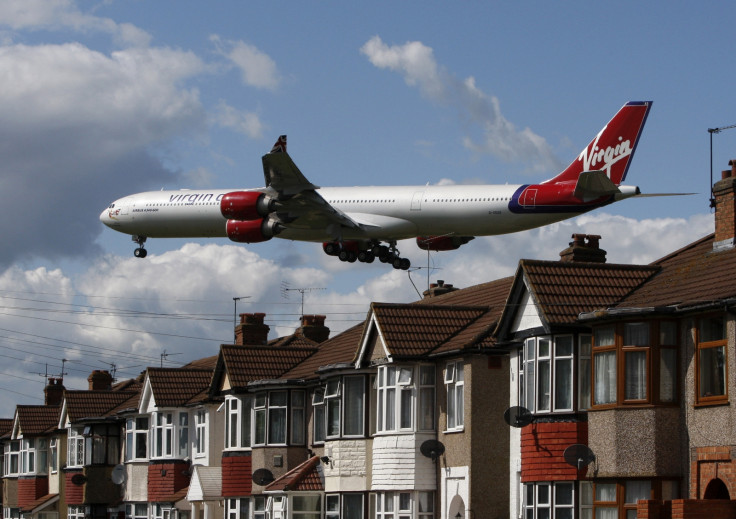 Plane landing Heathrow airport