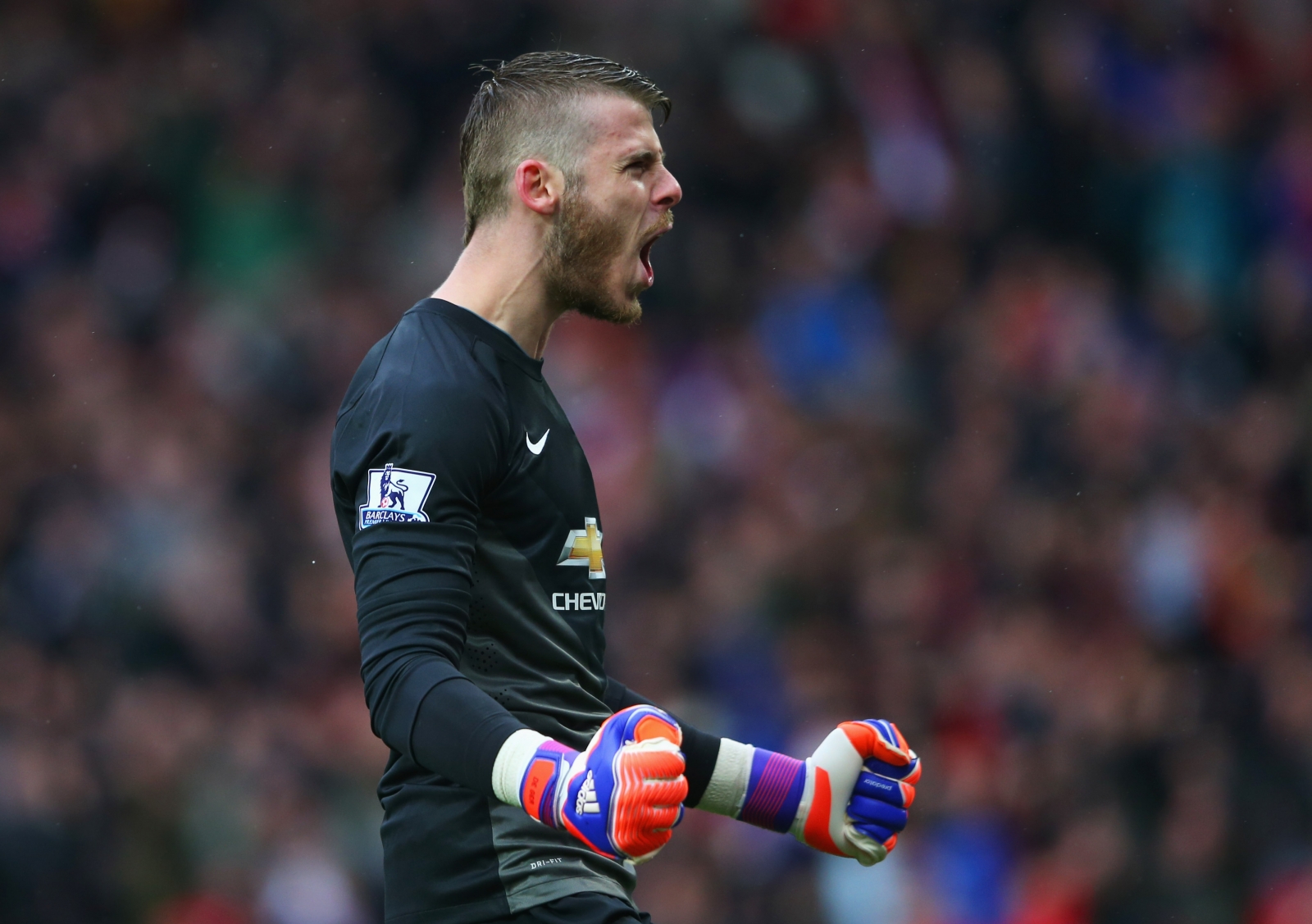 David de Gea signs four-year contract at Manchester United following ...