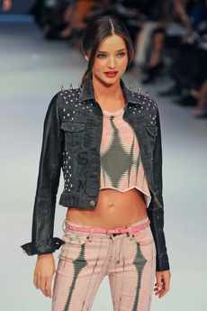 Miranda Kerr models for David Jones Spring/Summer 2012 Collection in Sydney Miranda Kerr models for David Jones Spring/Summer 2012 Collection in Sydney