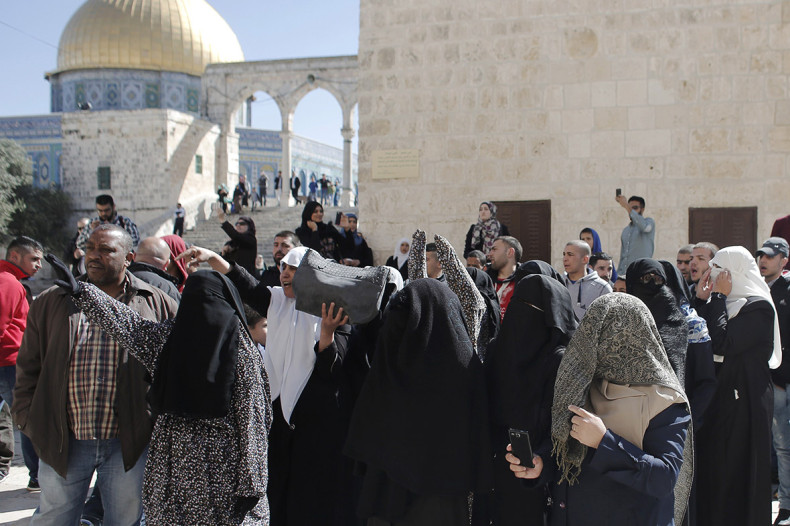 Palestinian women Temple Mount Jerusalem