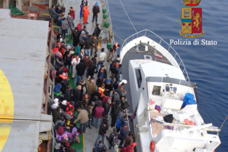 Migrants Luxury Yacht Sicily
