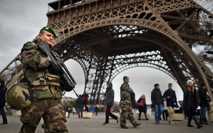 French army Eiffel tower