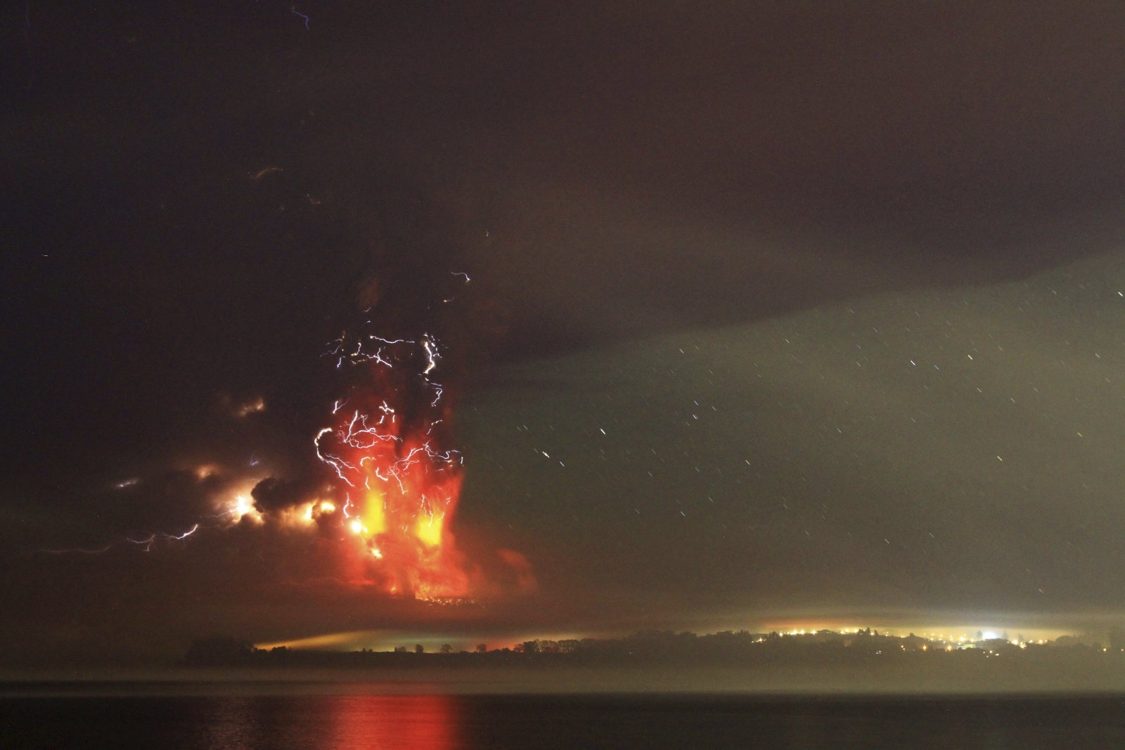 Chile Calbuco Volcano Erupts Belching Ash And Smoke Into The Sky