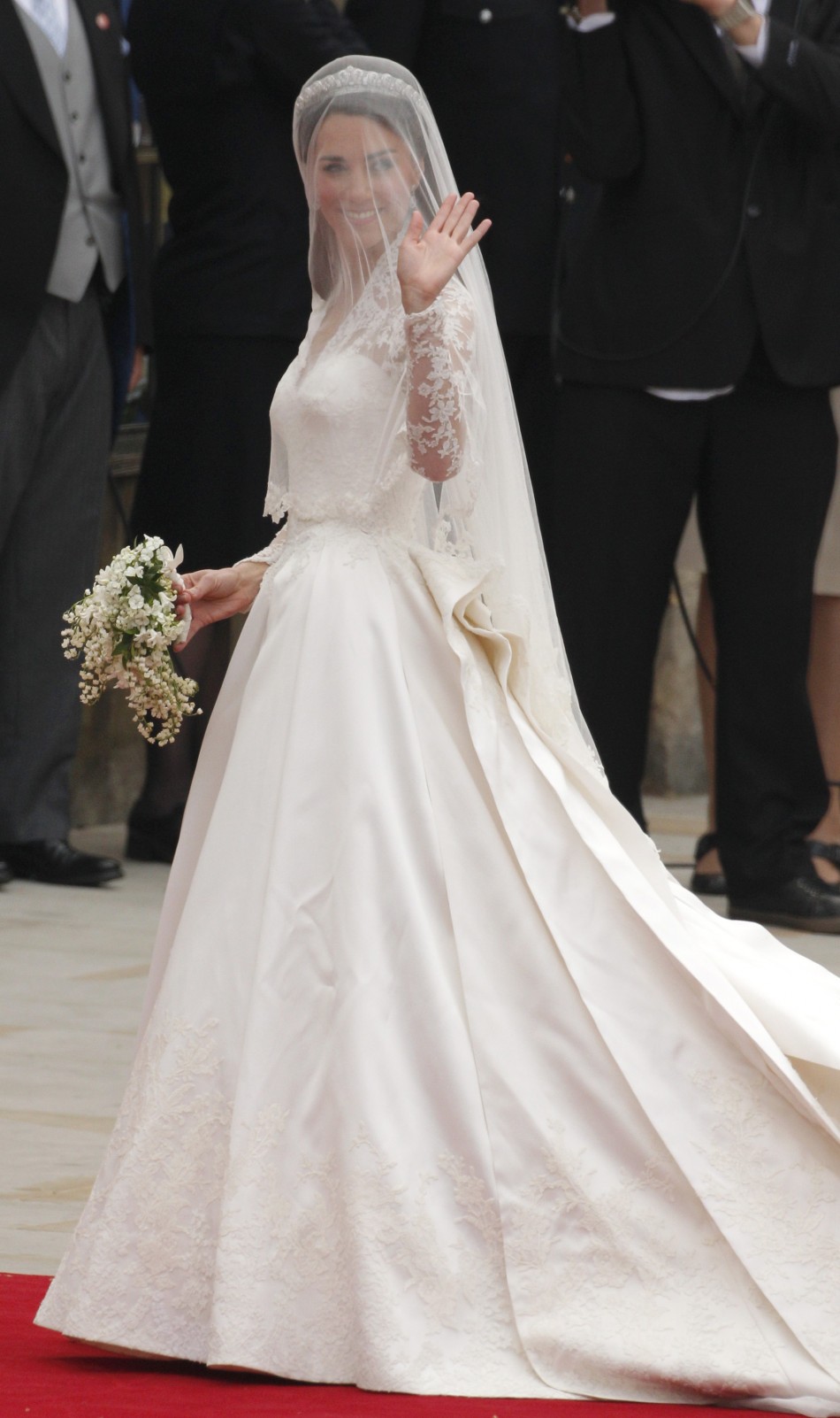 Kate Middleton’s Wedding Dress Sets New Record with 350000 Visitors to ...