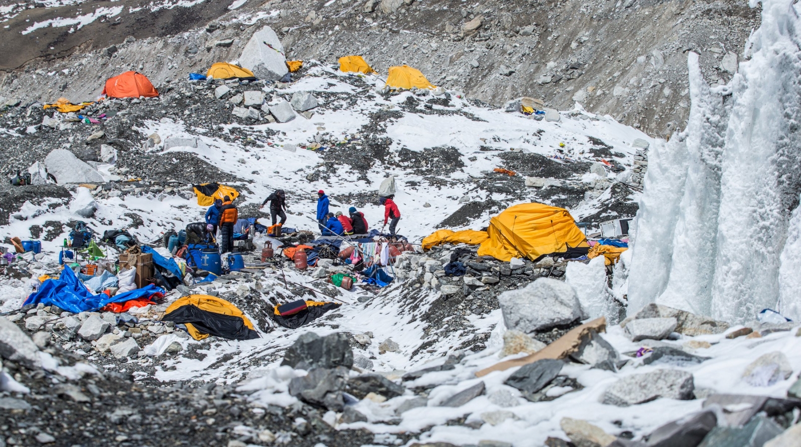 Nepal Earthquake Dramatic Aftermath Images Emerge From Everest Base Camp