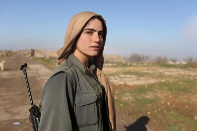 kurdish women fighting Isis