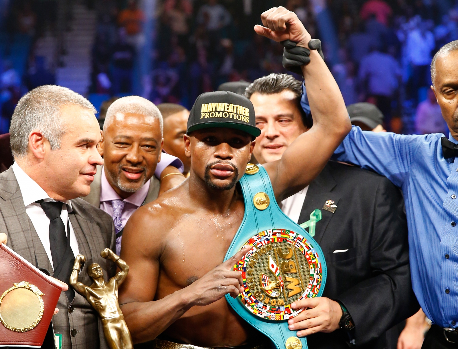 Floyd Mayweather Defeats Manny Pacquiao To Win The Richest Bout In ...