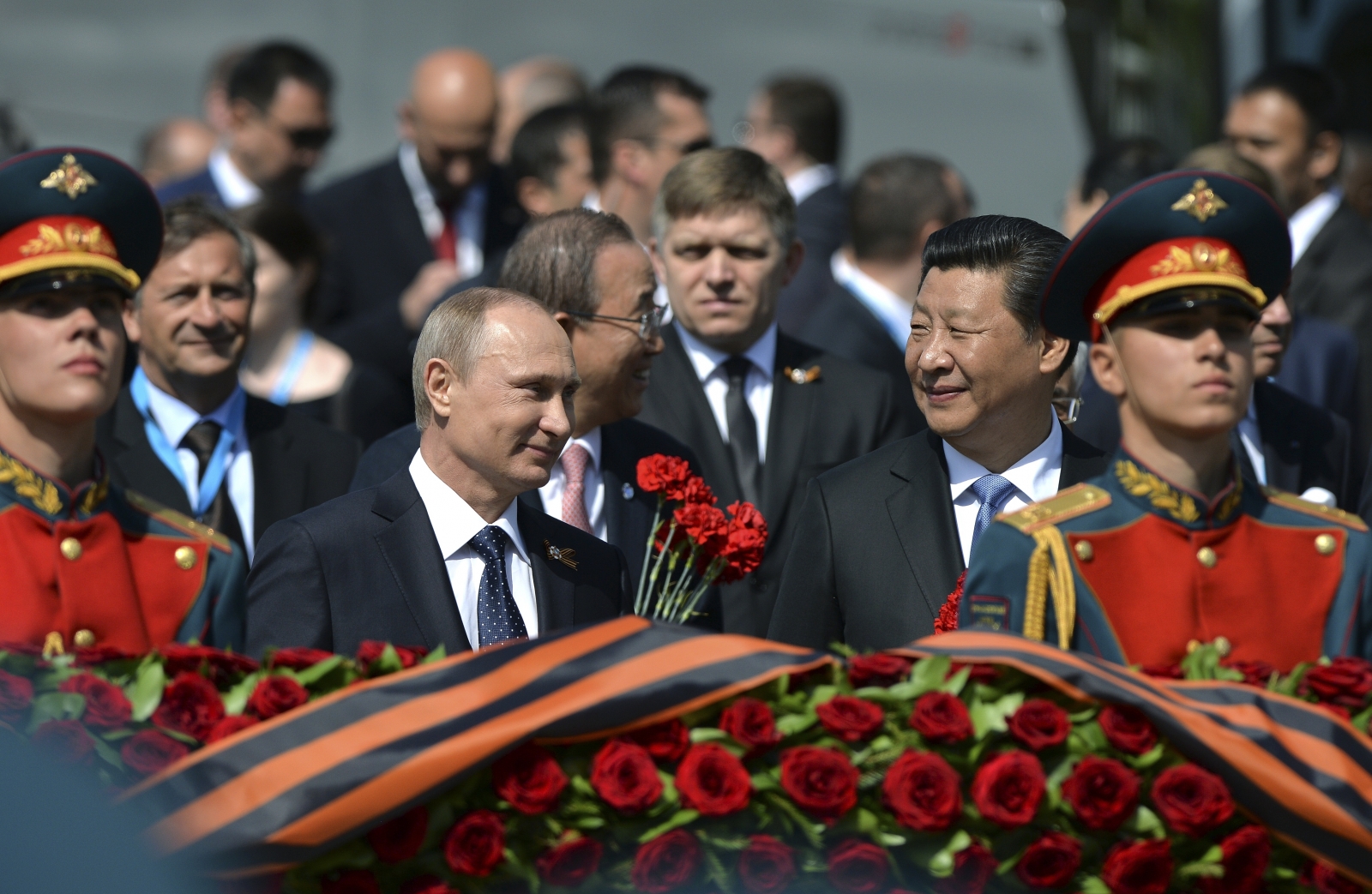 Международная победа россии. Си Цзиньпин на параде в Москве 2015.