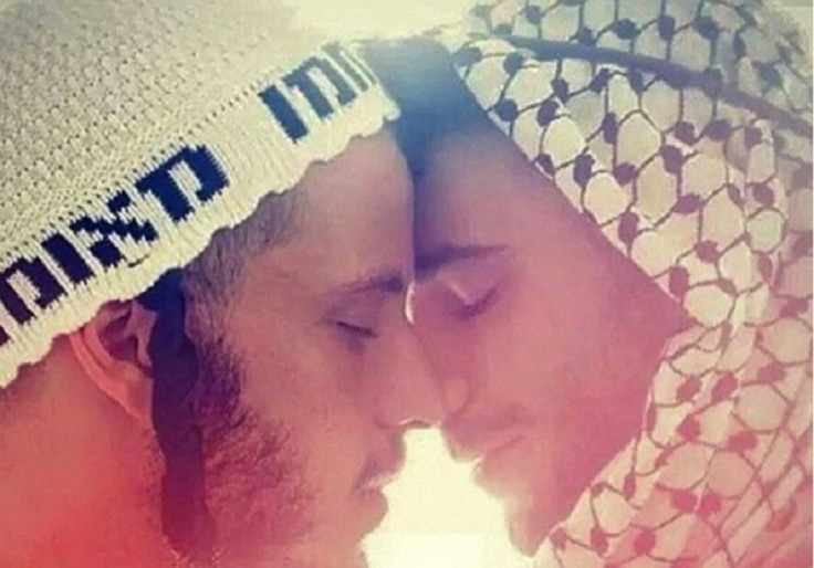 Madonna Jewish-Muslim men kiss