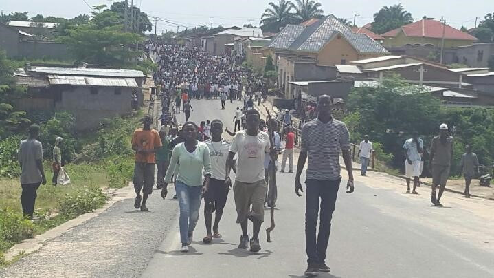 Burundi protesters