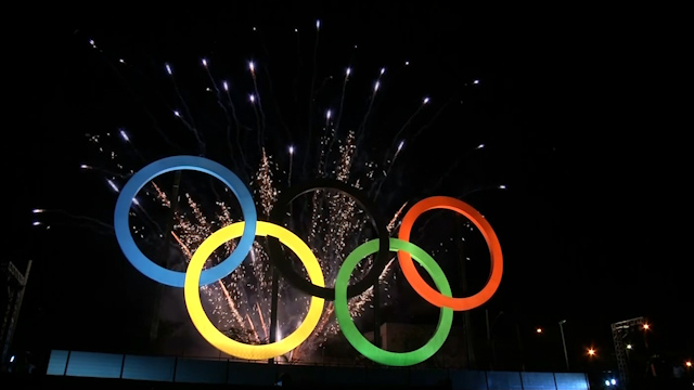 Rio 2016: Olympic rings unveiled in Madureira Park