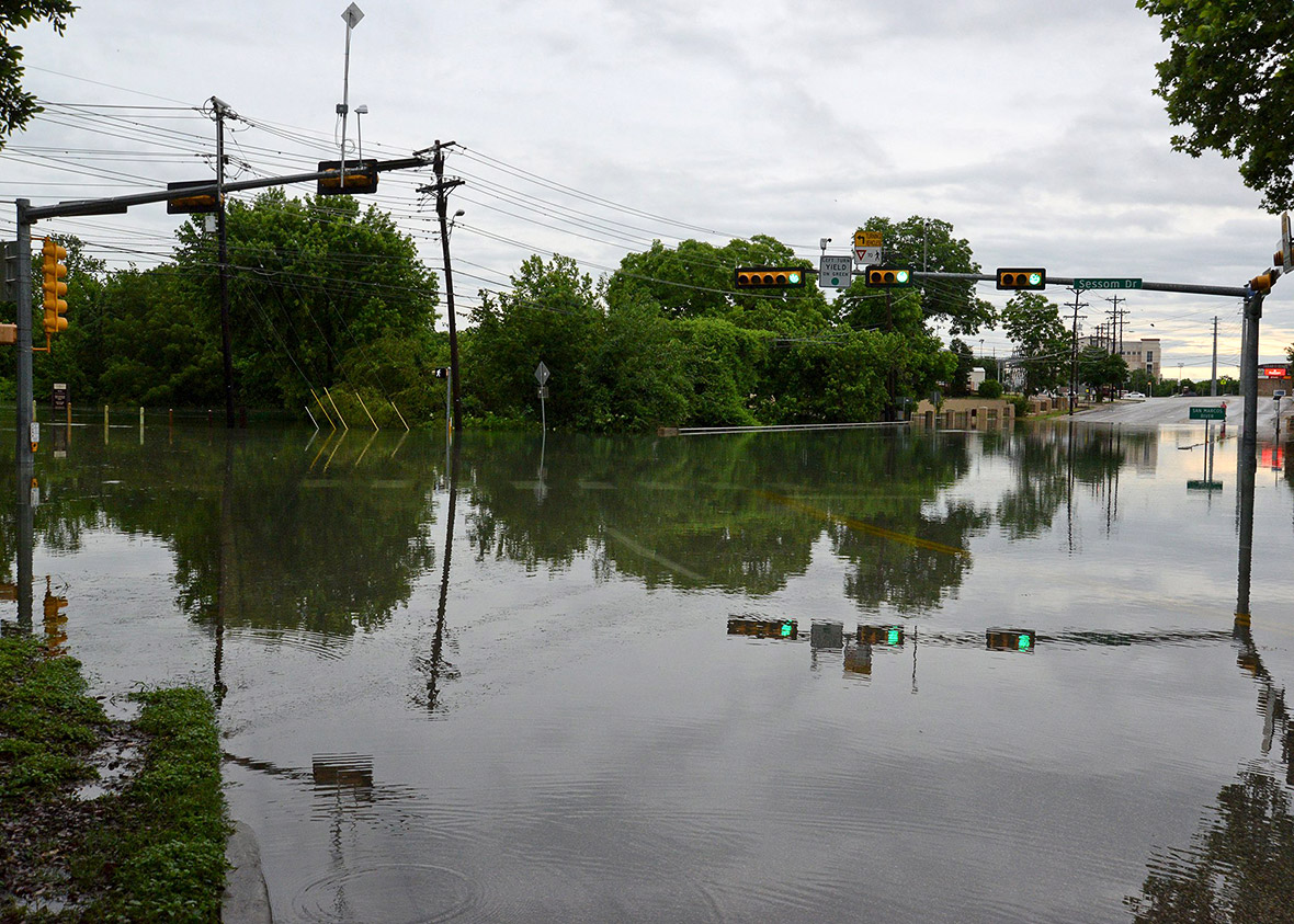 Deadly US-Mexico storms: Tornado in border city and tsunami-like flash ...