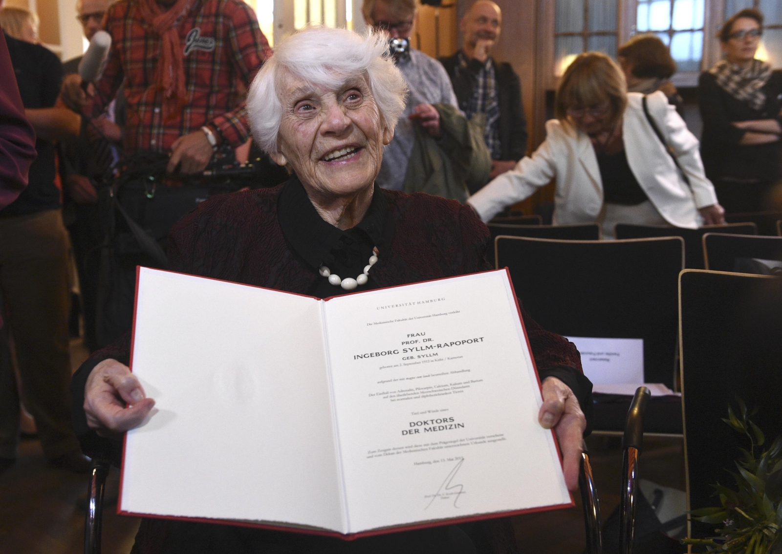 Germany Jewish woman, 102, gets doctorate 77 years after Hitler's race