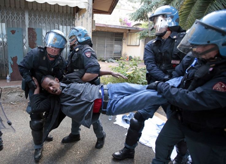 Migrants Ventimiglia Italy France border