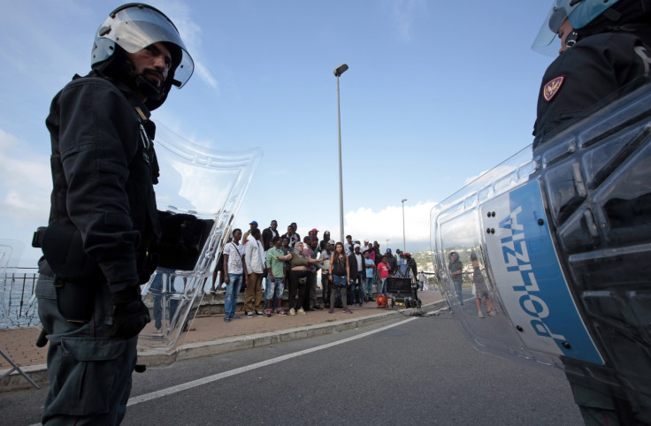 Vintimille border crossing migrants france italy