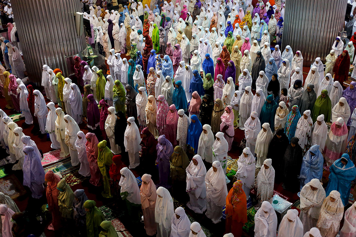 Ramadan Mubarak! Muslims around the world mark the start 