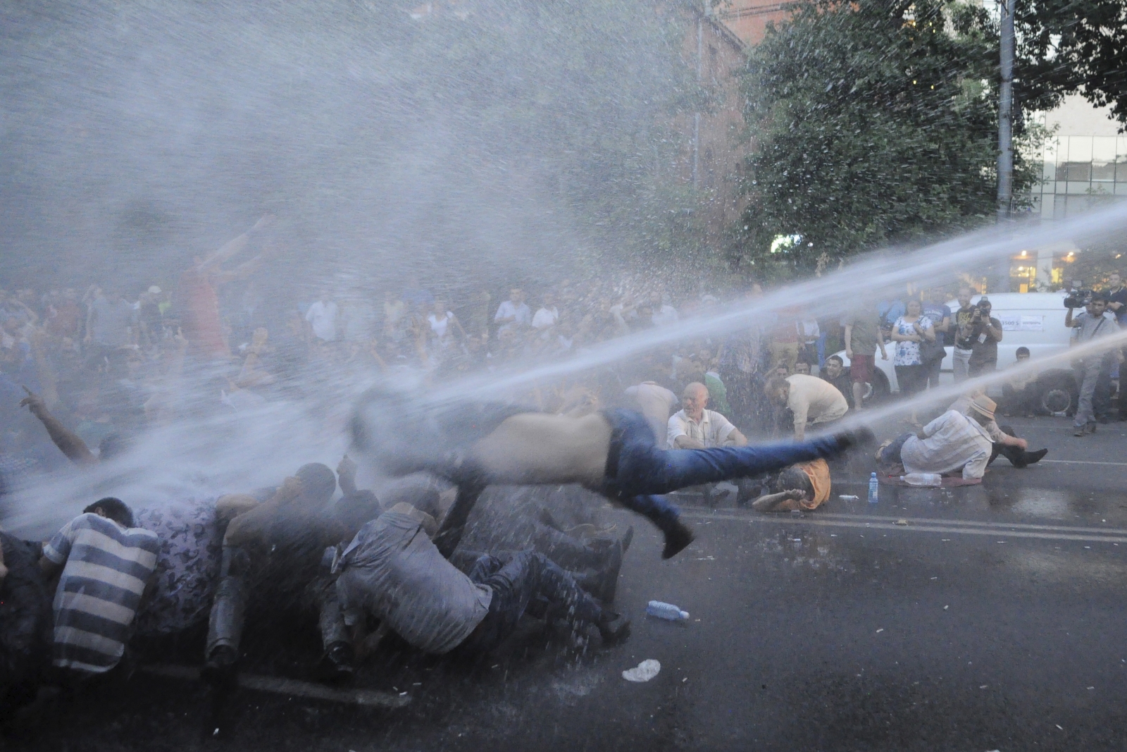 1-O - CRISIS EN CATALUÑA 9.0 - Página 12 Armenia-yerevan-electricity-protests