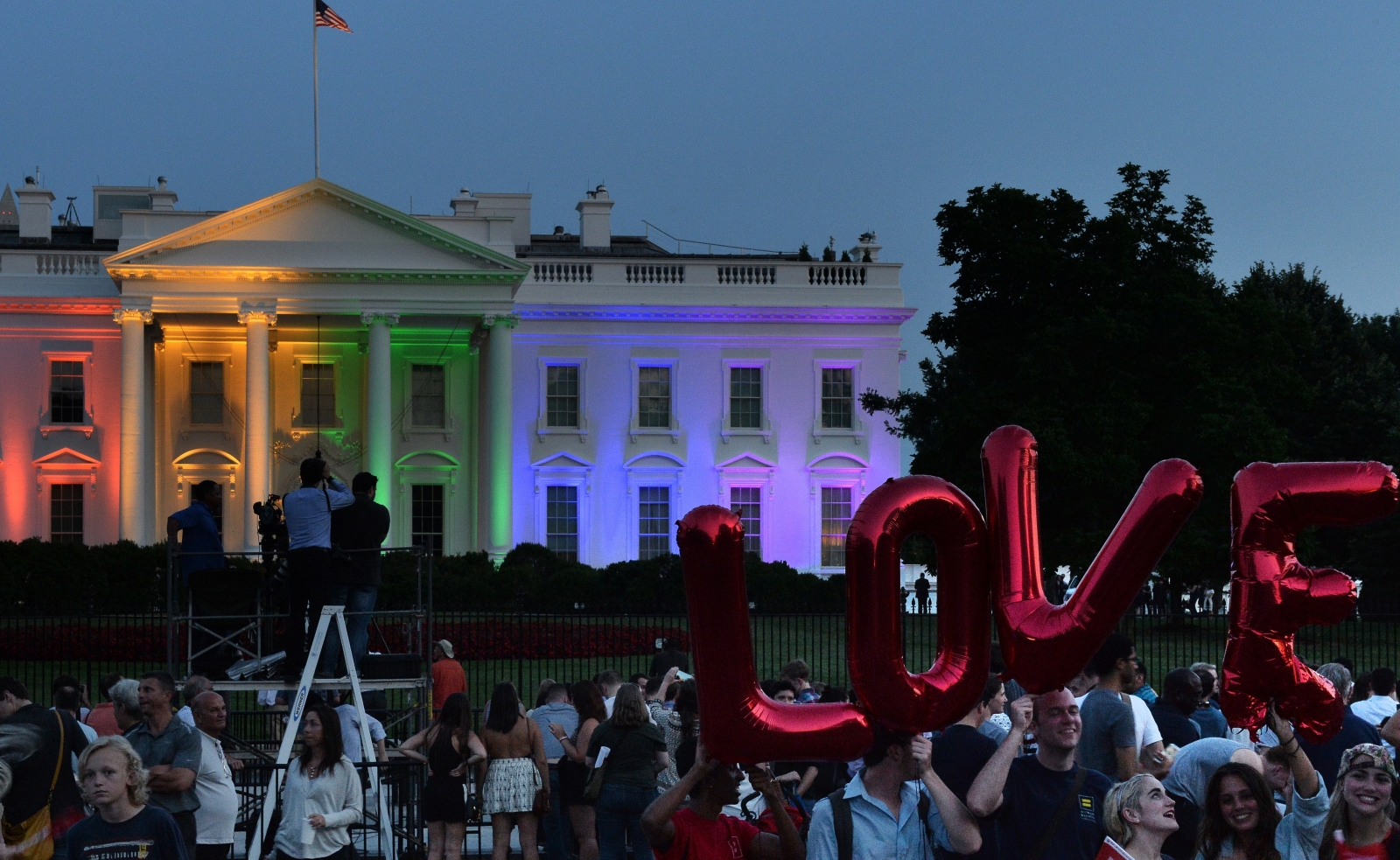 White House in rainbow colour