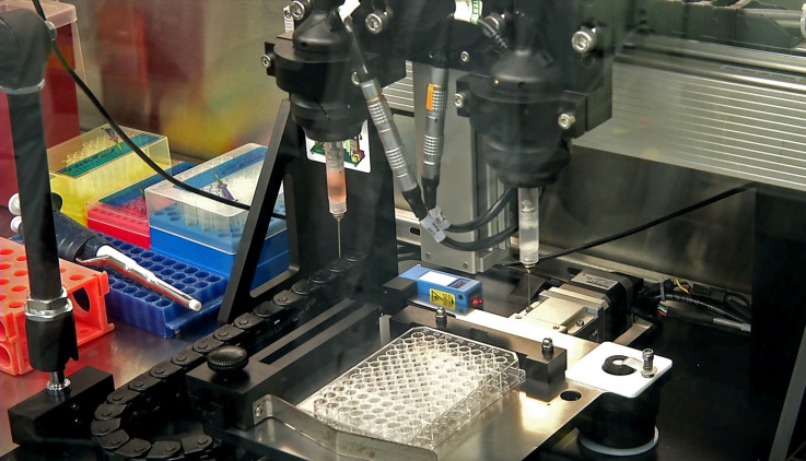 Organovo bioprinting out multiple liver samples
