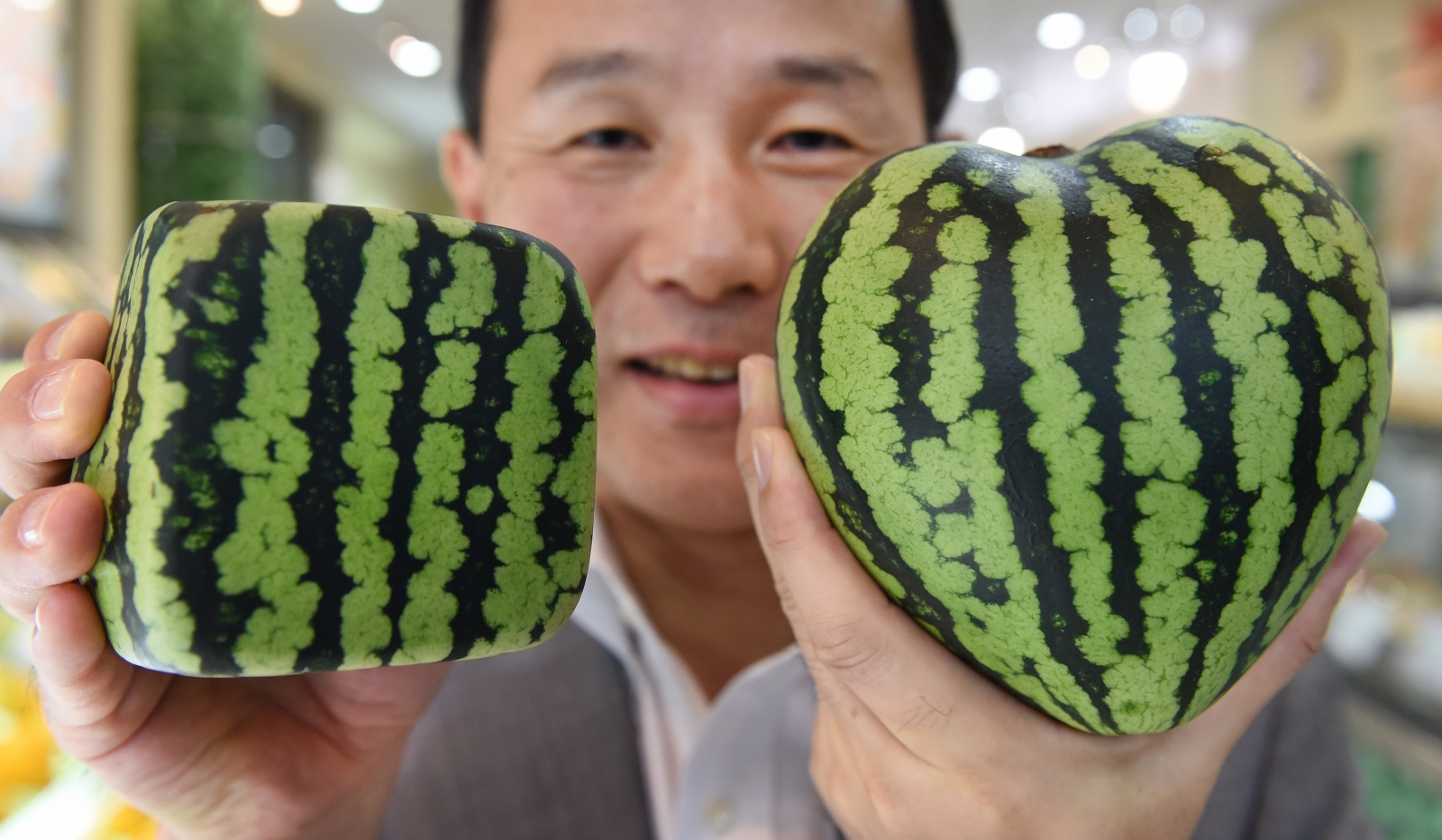 japan-heart-shaped-melons-go-on-sale-as-part-of-country-s-tradition-of