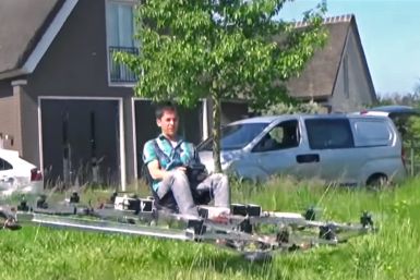 Thorstin Crijns testing his personal flight vehicle